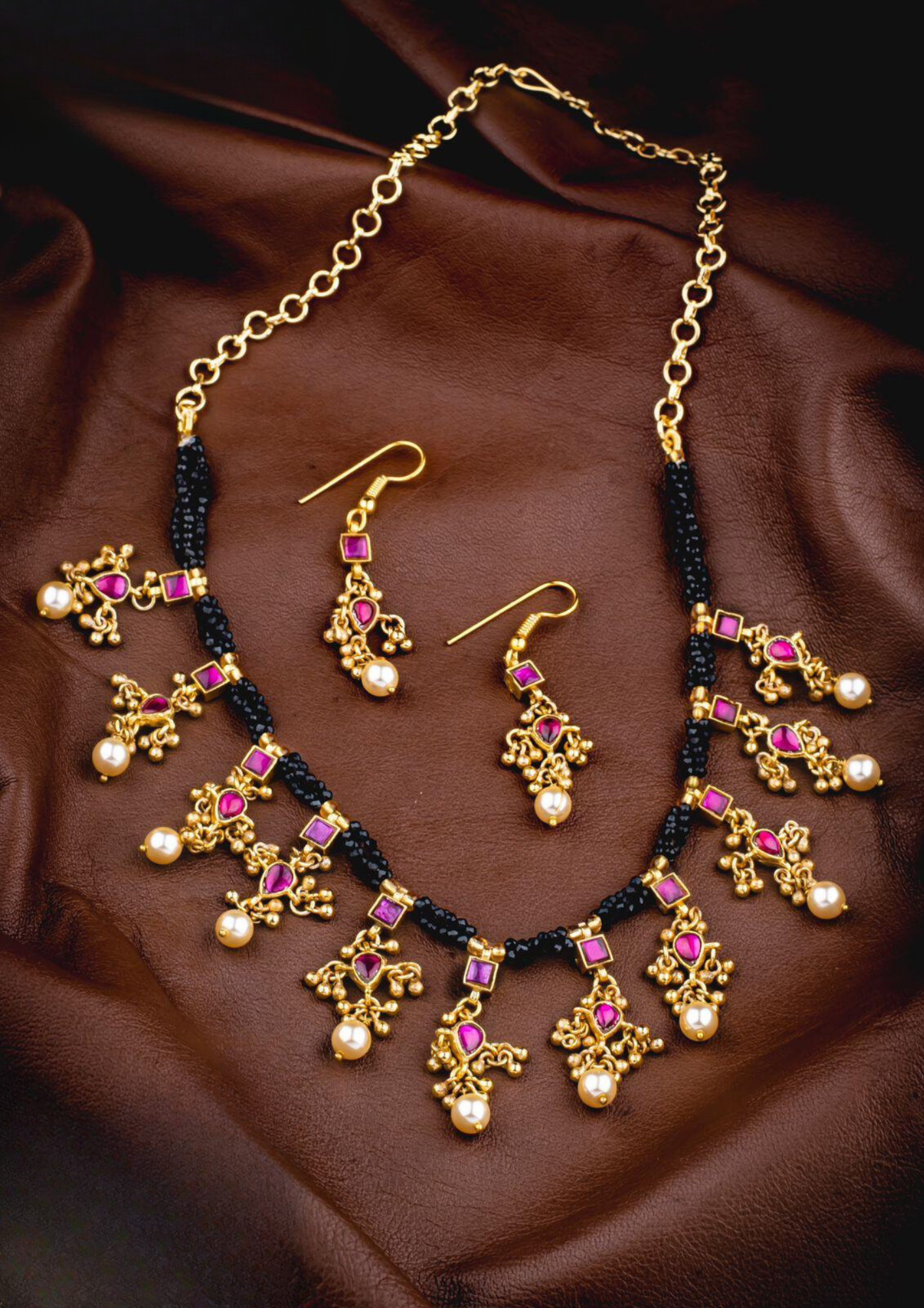 Jadau kundan choker black beads