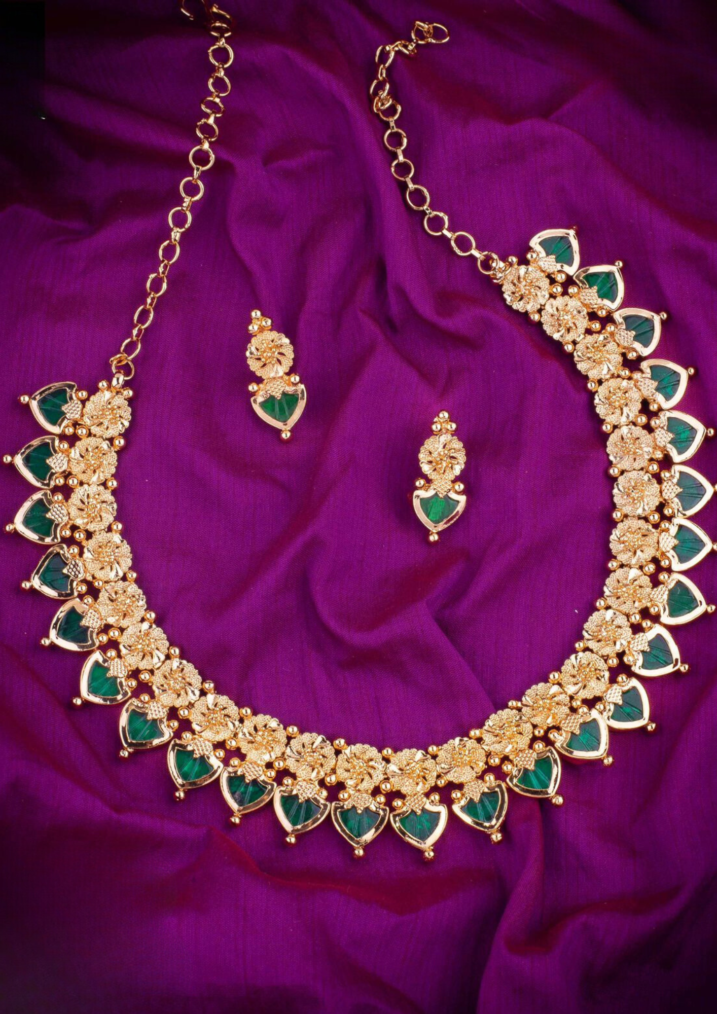 Kundan necklace and earrings