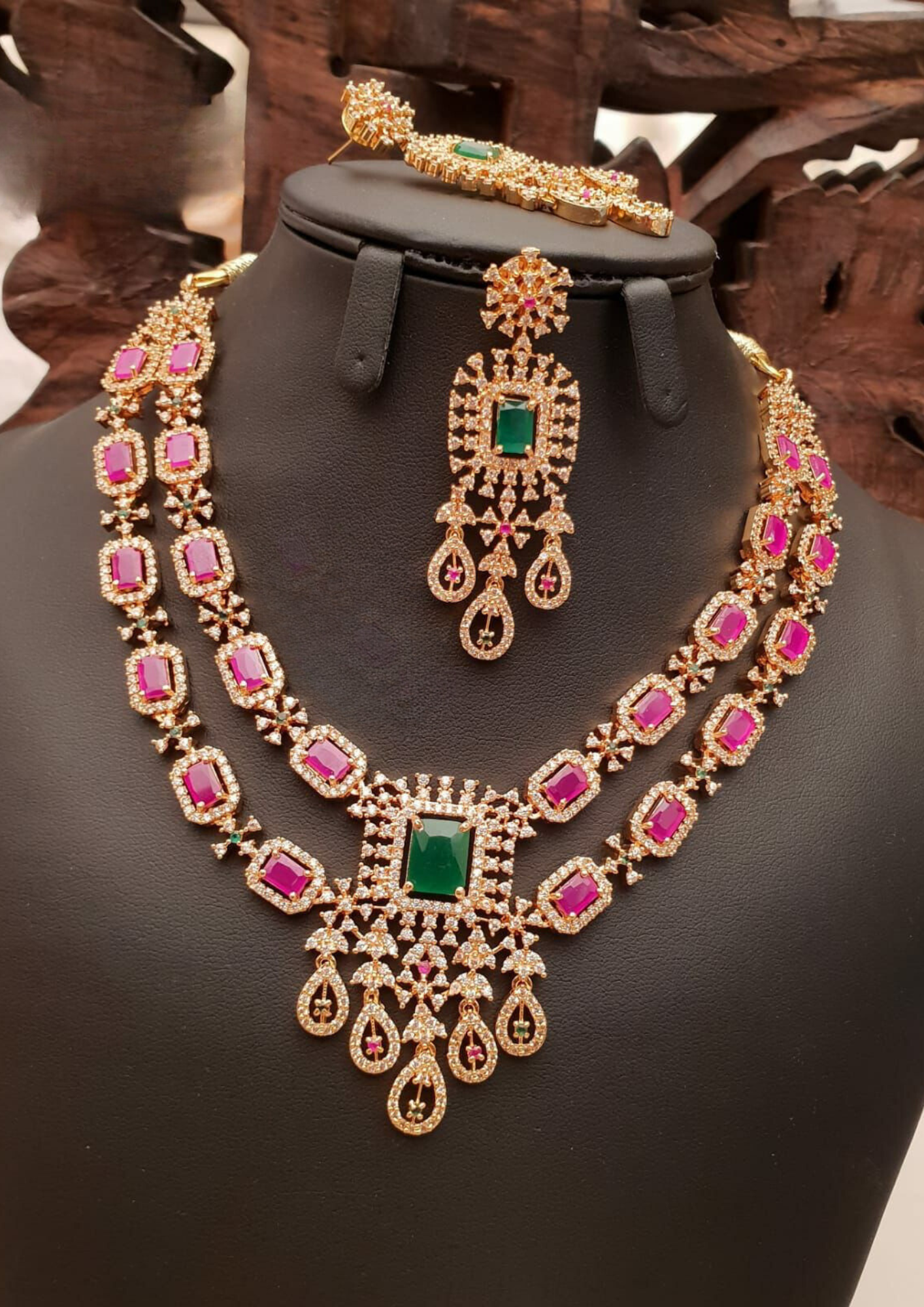 Kundan stone necklace with earrings