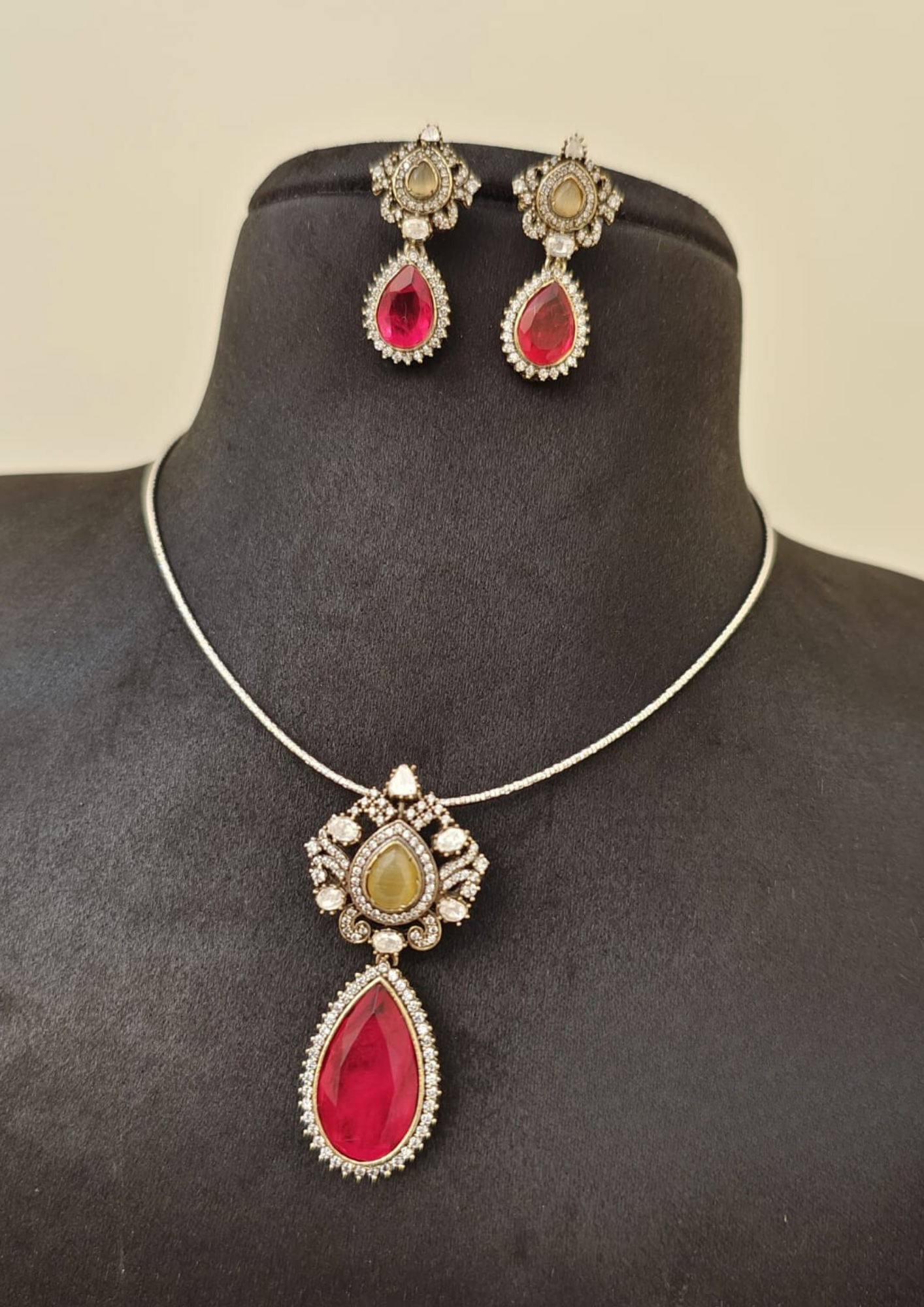 Victorian necklace with earrings