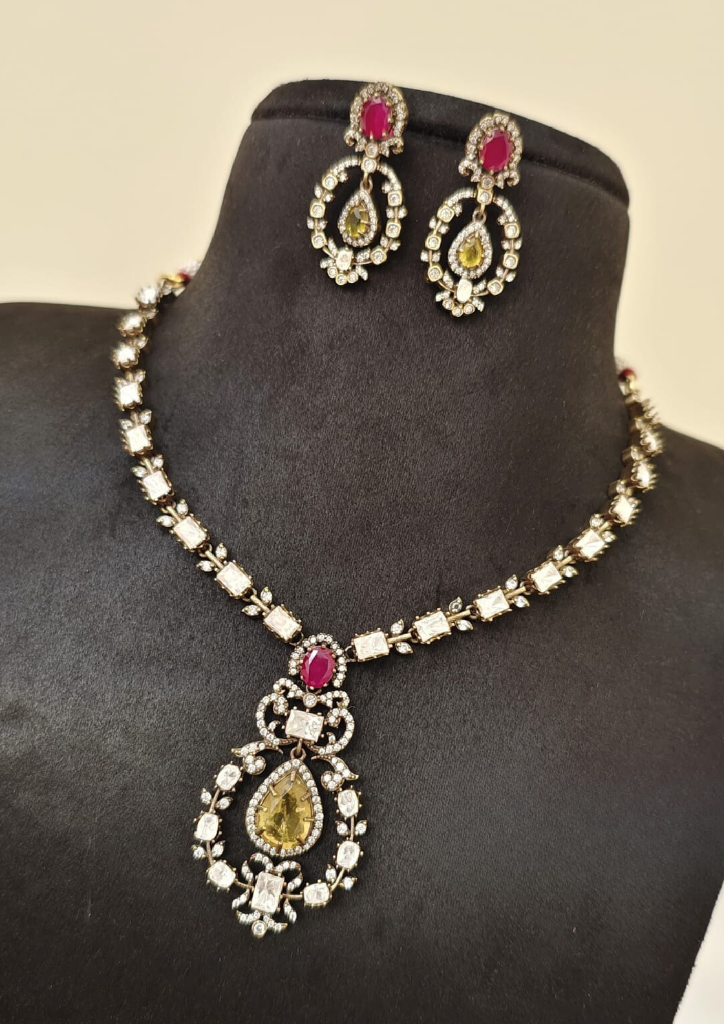 Victorian necklace with earrings