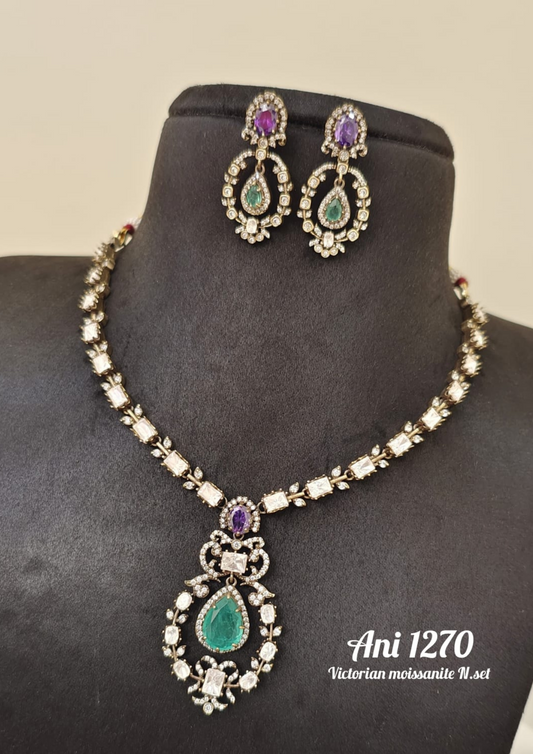 Victorian necklace with earrings