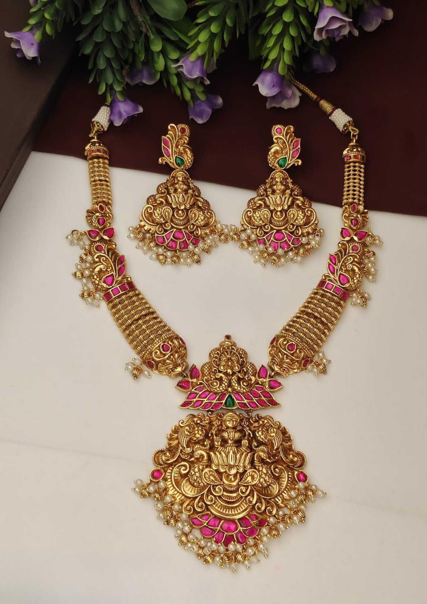 Jadau kundan lord lakshmi necklace and earrings